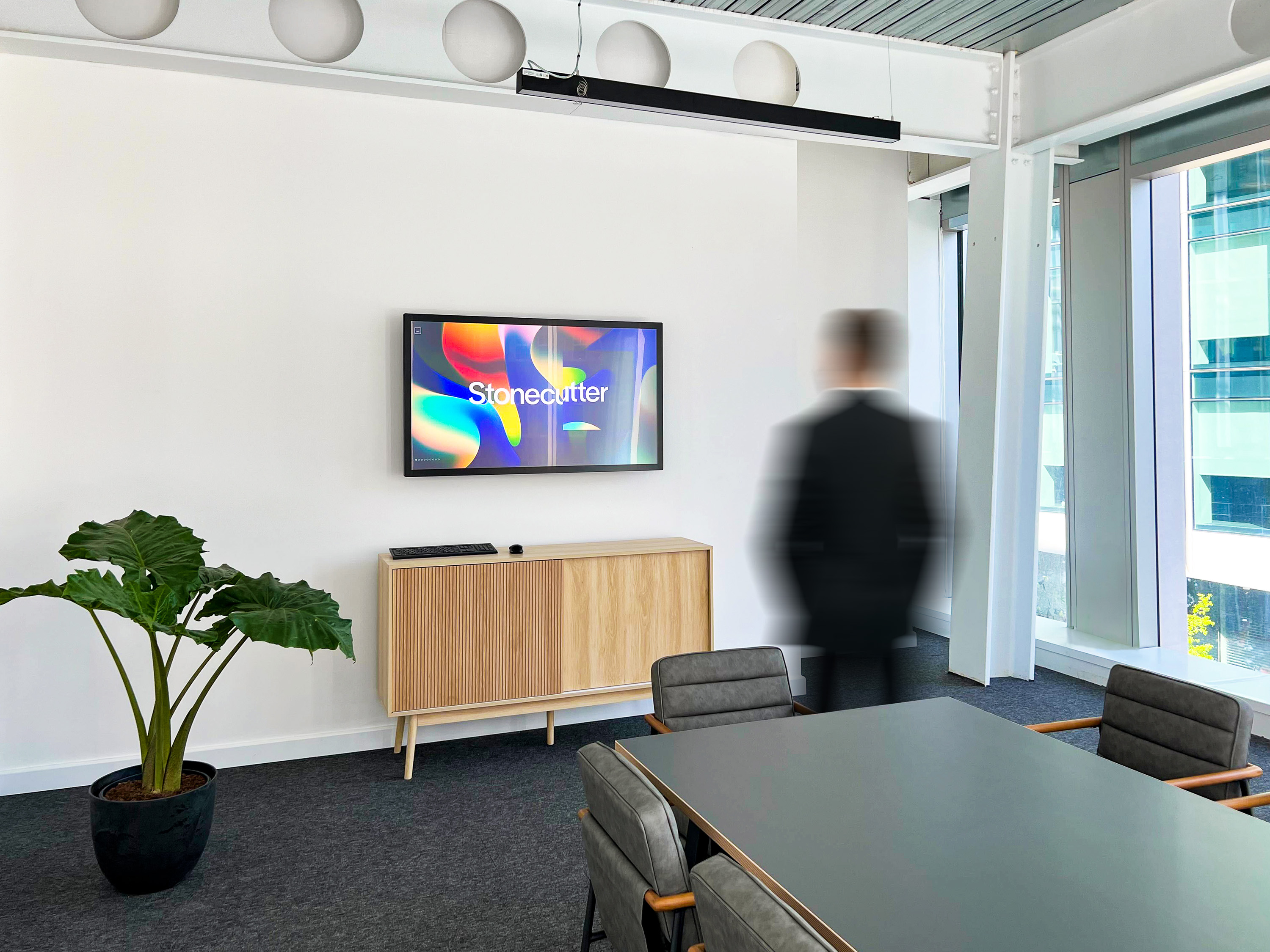 Stonecutter web app 3D in meeting room